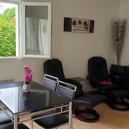 Appartement T2 Classe 3 Etoiles - Au Calme Proche Centre - Ideal Curistes Et Vacanciers *